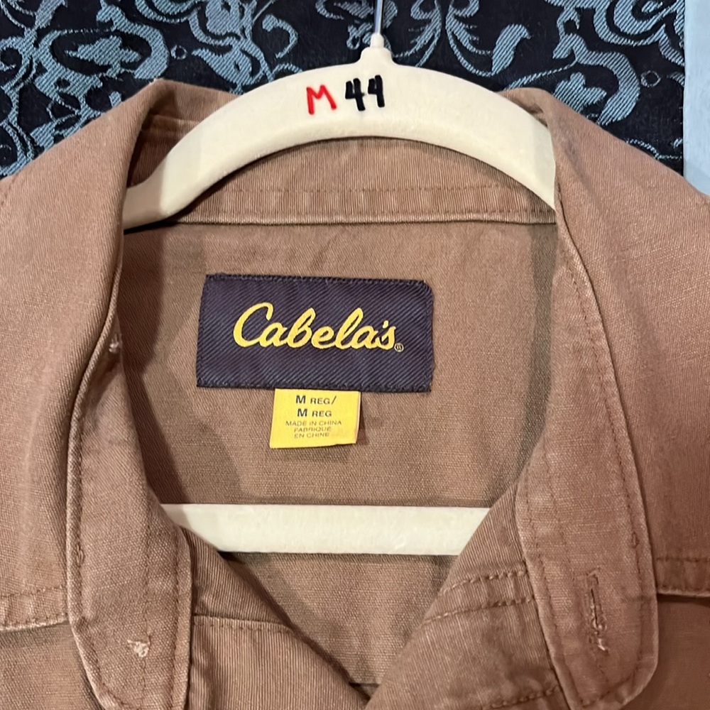 Cabela's Brown Embroidered Button-Up Shirt, very nice, size medium - Picture 8 of 8
